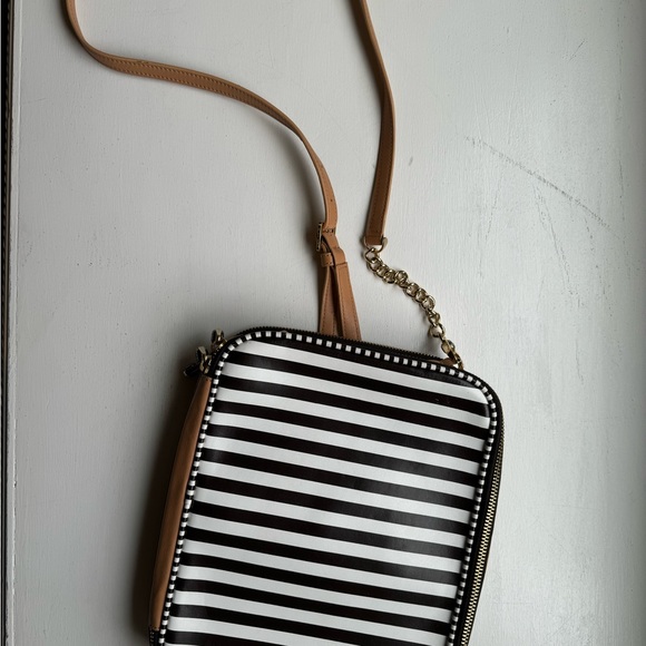 Henri Bendel Tablet bag - Picture 2 of 6